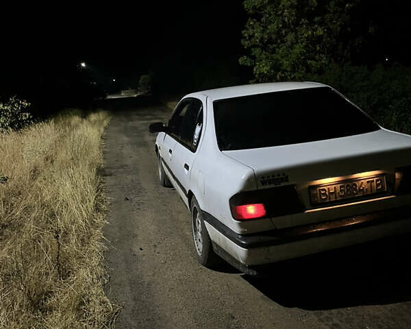 Белый Ниссан Примера, объемом двигателя 1.9 л и пробегом 253 тыс. км за 1700 $, фото 6 на Automoto.ua