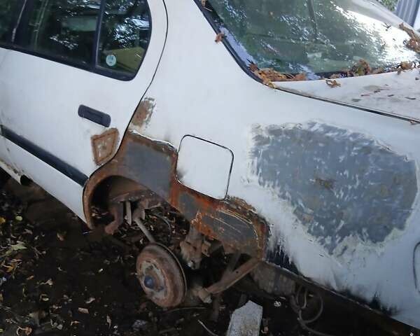 Білий Ніссан Прімера, об'ємом двигуна 1.6 л та пробігом 111 тис. км за 500 $, фото 7 на Automoto.ua