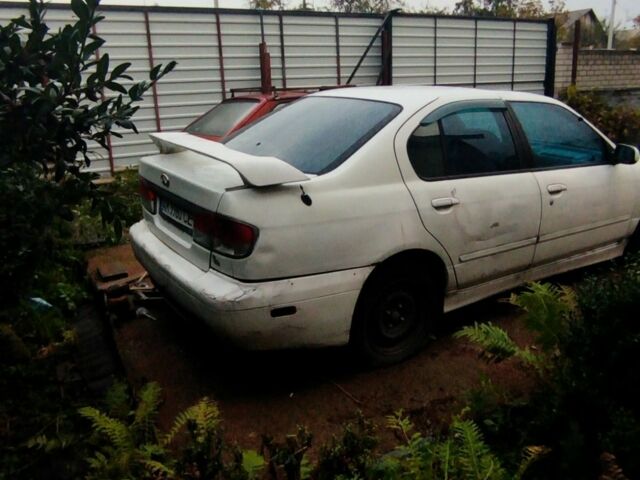 Белый Ниссан Примера, объемом двигателя 2 л и пробегом 250 тыс. км за 592 $, фото 3 на Automoto.ua