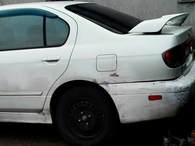 Белый Ниссан Примера, объемом двигателя 2 л и пробегом 250 тыс. км за 592 $, фото 5 на Automoto.ua