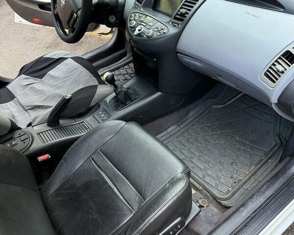 Белый Ниссан Примера, объемом двигателя 1.8 л и пробегом 290 тыс. км за 2800 $, фото 8 на Automoto.ua