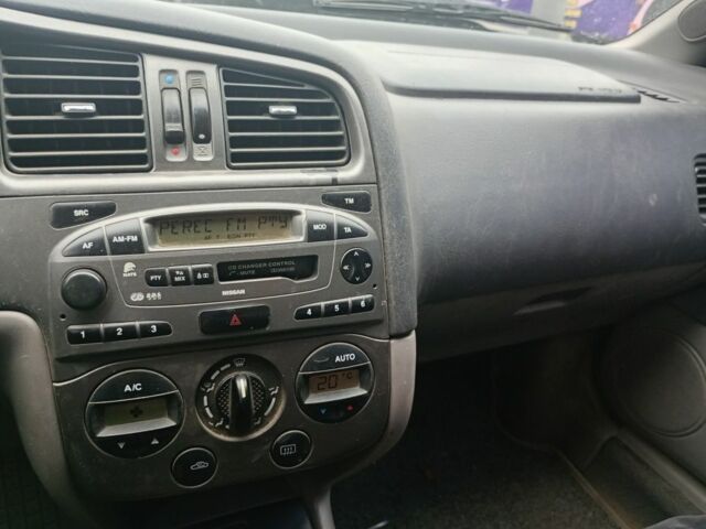 Черный Ниссан Примера, объемом двигателя 1.6 л и пробегом 199 тыс. км за 1900 $, фото 5 на Automoto.ua