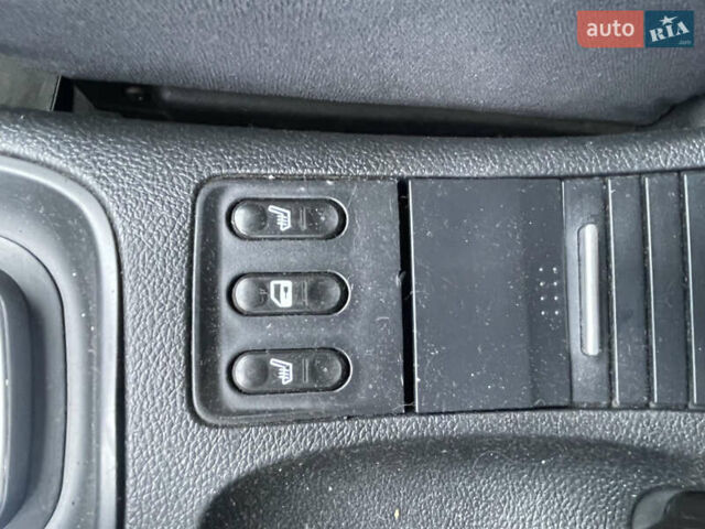 Черный Ниссан Примера, объемом двигателя 2 л и пробегом 187 тыс. км за 3600 $, фото 16 на Automoto.ua