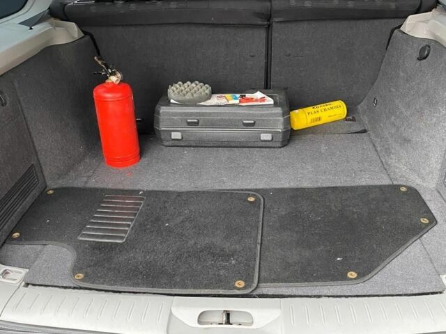 Черный Ниссан Примера, объемом двигателя 1.8 л и пробегом 157 тыс. км за 4500 $, фото 11 на Automoto.ua