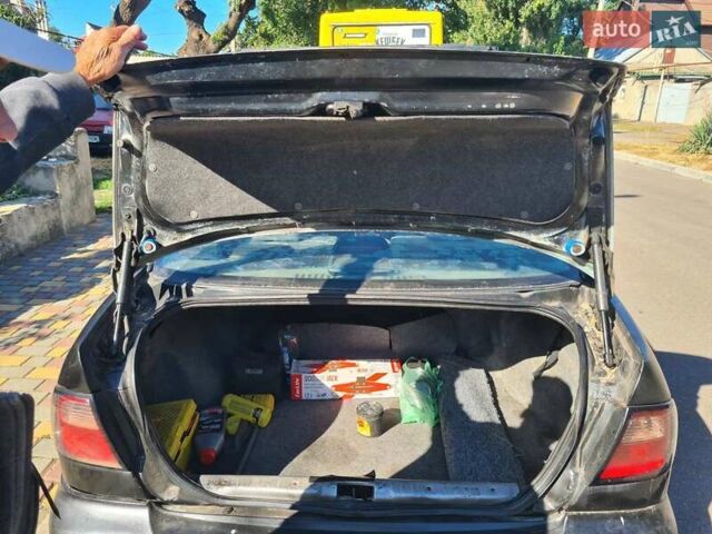 Черный Ниссан Примера, объемом двигателя 1.6 л и пробегом 377 тыс. км за 3200 $, фото 6 на Automoto.ua