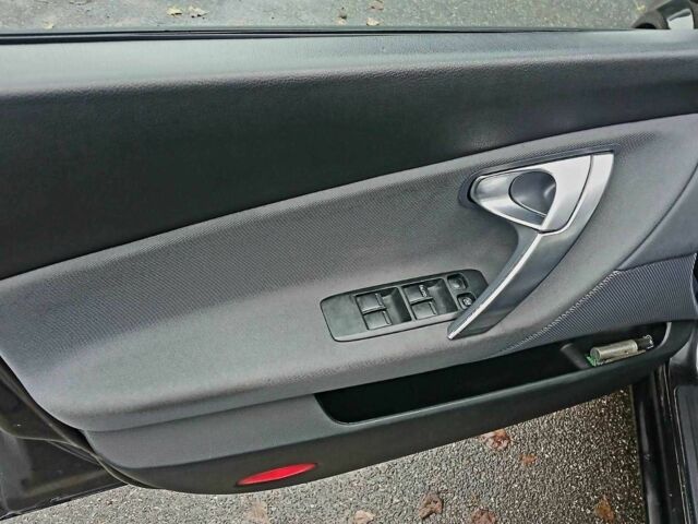 Черный Ниссан Примера, объемом двигателя 1.6 л и пробегом 262 тыс. км за 4300 $, фото 12 на Automoto.ua