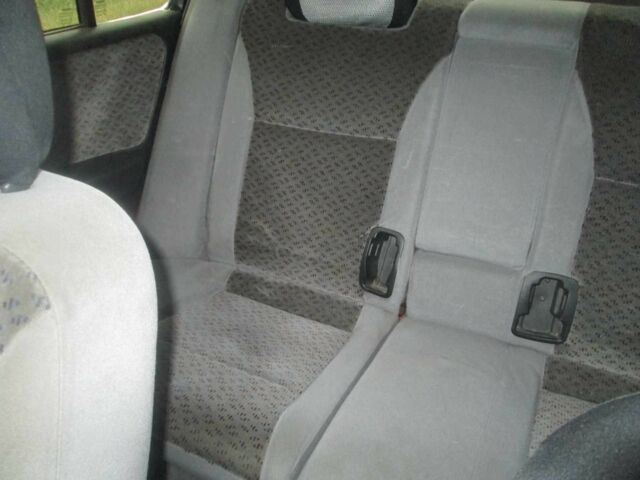 Червоний Ніссан Прімера, об'ємом двигуна 1.6 л та пробігом 300 тис. км за 1000 $, фото 9 на Automoto.ua