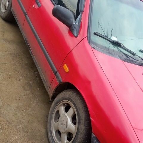 Червоний Ніссан Прімера, об'ємом двигуна 1.6 л та пробігом 33 тис. км за 1500 $, фото 2 на Automoto.ua