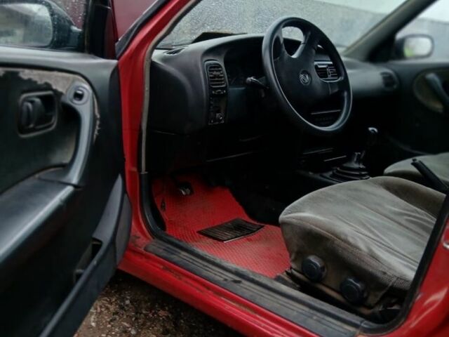 Красный Ниссан Примера, объемом двигателя 0 л и пробегом 227 тыс. км за 1700 $, фото 6 на Automoto.ua