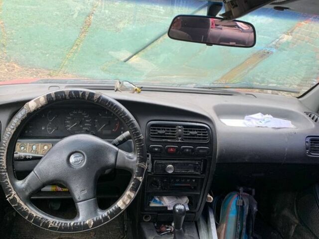 Красный Ниссан Примера, объемом двигателя 1.6 л и пробегом 3 тыс. км за 1200 $, фото 7 на Automoto.ua