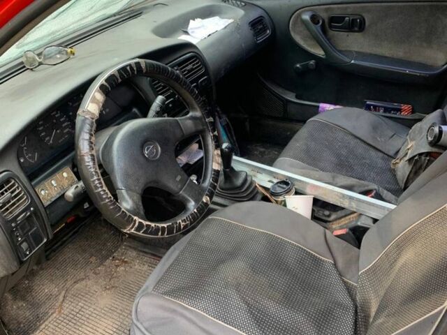 Красный Ниссан Примера, объемом двигателя 1.6 л и пробегом 3 тыс. км за 1200 $, фото 8 на Automoto.ua