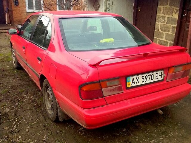 Красный Ниссан Примера, объемом двигателя 1.6 л и пробегом 200 тыс. км за 1300 $, фото 3 на Automoto.ua