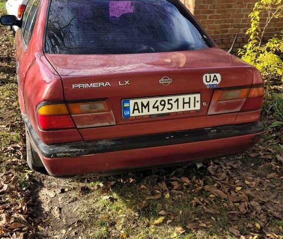 Красный Ниссан Примера, объемом двигателя 1.6 л и пробегом 200 тыс. км за 2000 $, фото 14 на Automoto.ua