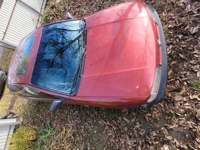 Красный Ниссан Примера, объемом двигателя 1.6 л и пробегом 200 тыс. км за 2000 $, фото 7 на Automoto.ua