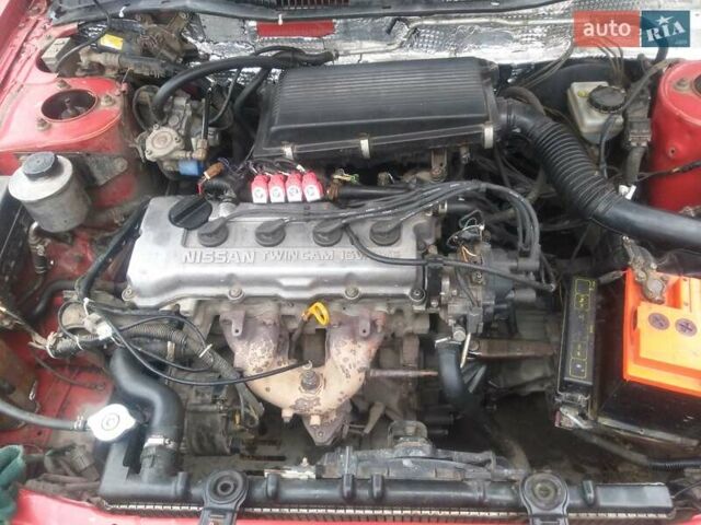 Красный Ниссан Примера, объемом двигателя 1.6 л и пробегом 230 тыс. км за 2500 $, фото 6 на Automoto.ua