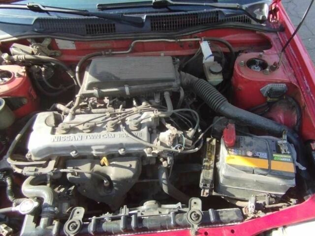 Красный Ниссан Примера, объемом двигателя 1.6 л и пробегом 300 тыс. км за 100000 $, фото 5 на Automoto.ua