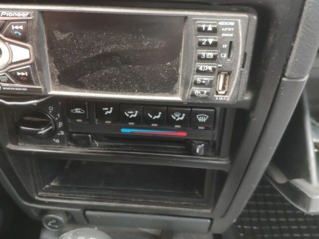 Красный Ниссан Примера, объемом двигателя 1.6 л и пробегом 244 тыс. км за 670 $, фото 8 на Automoto.ua