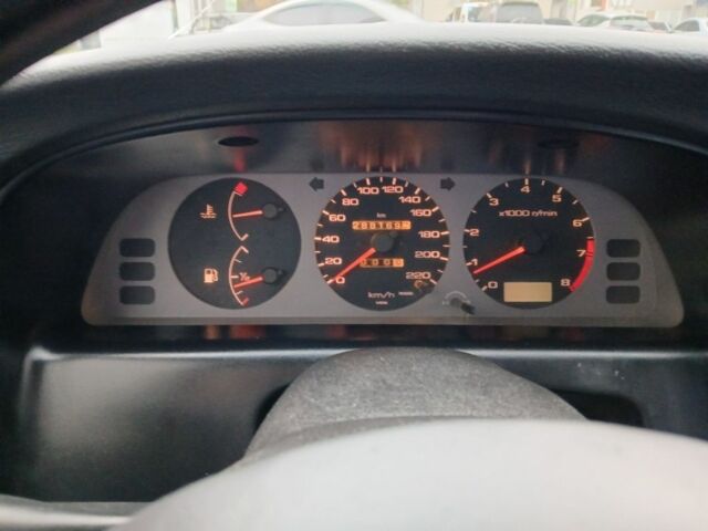 Красный Ниссан Примера, объемом двигателя 1.6 л и пробегом 250 тыс. км за 2800 $, фото 10 на Automoto.ua