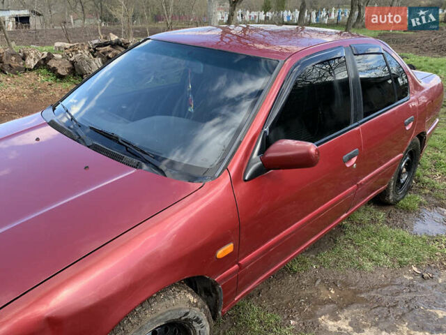Красный Ниссан Примера, объемом двигателя 2 л и пробегом 329 тыс. км за 1800 $, фото 3 на Automoto.ua
