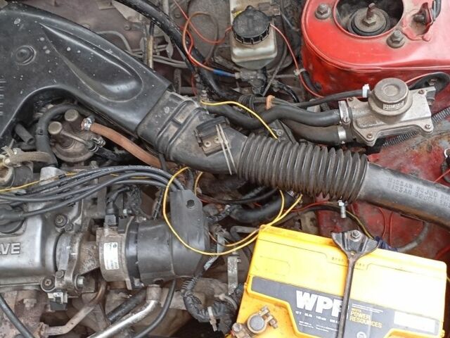 Красный Ниссан Примера, объемом двигателя 1.6 л и пробегом 250 тыс. км за 1200 $, фото 4 на Automoto.ua