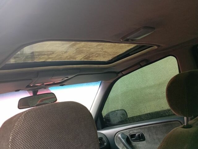 Красный Ниссан Примера, объемом двигателя 1.6 л и пробегом 250 тыс. км за 1200 $, фото 11 на Automoto.ua