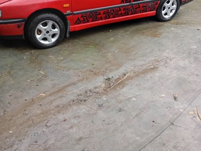 Красный Ниссан Примера, объемом двигателя 1.6 л и пробегом 250 тыс. км за 1200 $, фото 2 на Automoto.ua