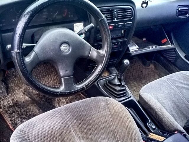 Ниссан Примера, объемом двигателя 1.6 л и пробегом 300 тыс. км за 850 $, фото 2 на Automoto.ua