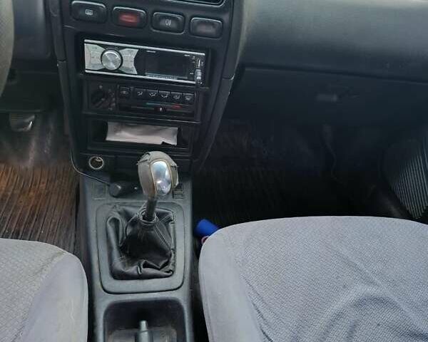 Серый Ниссан Примера, объемом двигателя 2 л и пробегом 658 тыс. км за 800 $, фото 5 на Automoto.ua