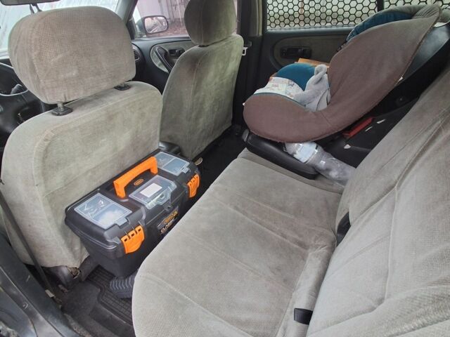 Серый Ниссан Примера, объемом двигателя 1.6 л и пробегом 137 тыс. км за 1899 $, фото 5 на Automoto.ua