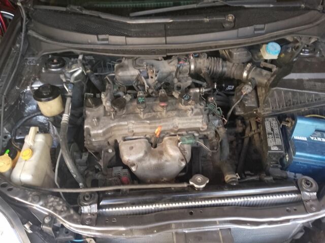 Серый Ниссан Примера, объемом двигателя 1.8 л и пробегом 300 тыс. км за 3200 $, фото 3 на Automoto.ua