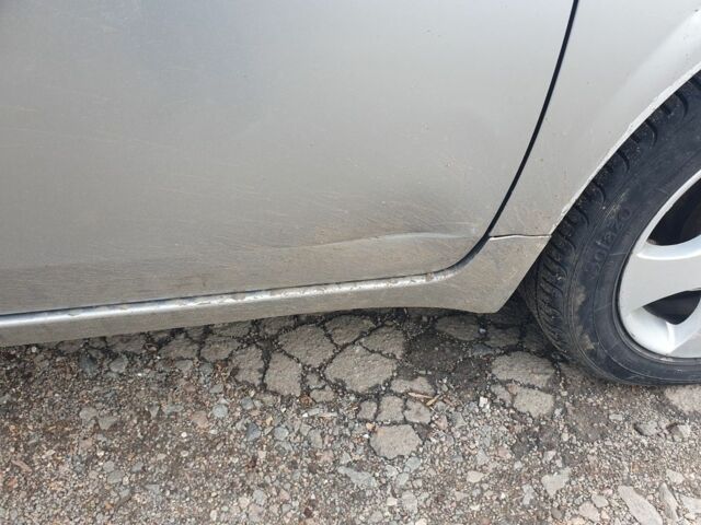 Серый Ниссан Примера, объемом двигателя 1.9 л и пробегом 339 тыс. км за 2900 $, фото 7 на Automoto.ua