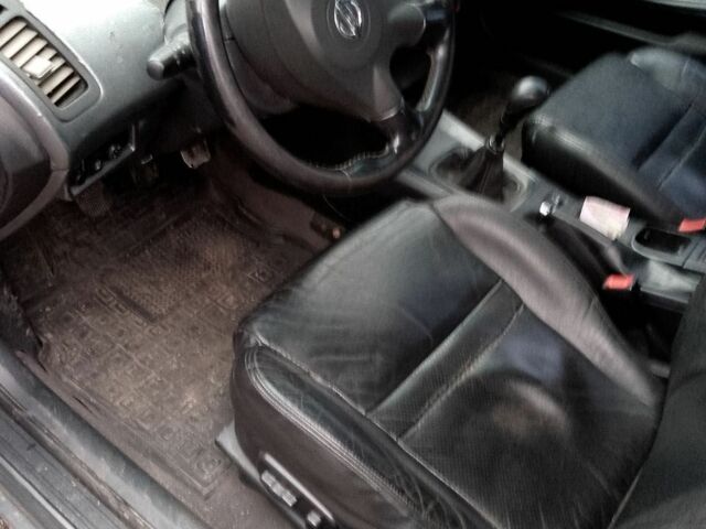 Серый Ниссан Примера, объемом двигателя 1.8 л и пробегом 300 тыс. км за 3200 $, фото 10 на Automoto.ua