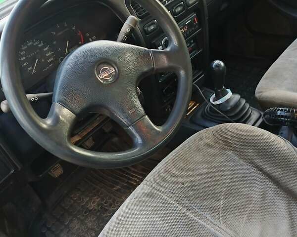 Серый Ниссан Примера, объемом двигателя 1.6 л и пробегом 360 тыс. км за 1550 $, фото 4 на Automoto.ua