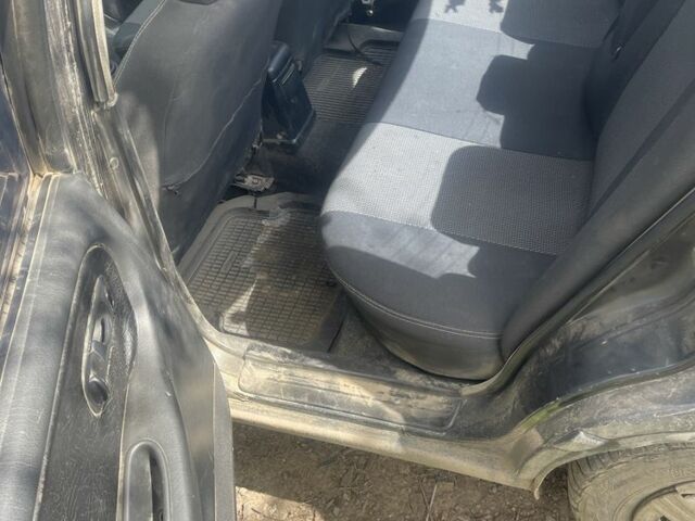 Сірий Ніссан Прімера, об'ємом двигуна 2 л та пробігом 99 тис. км за 1600 $, фото 1 на Automoto.ua