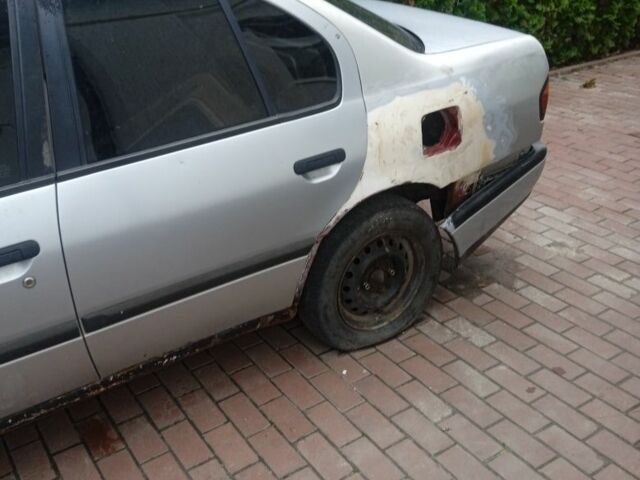 Серый Ниссан Примера, объемом двигателя 2 л и пробегом 350 тыс. км за 709 $, фото 3 на Automoto.ua