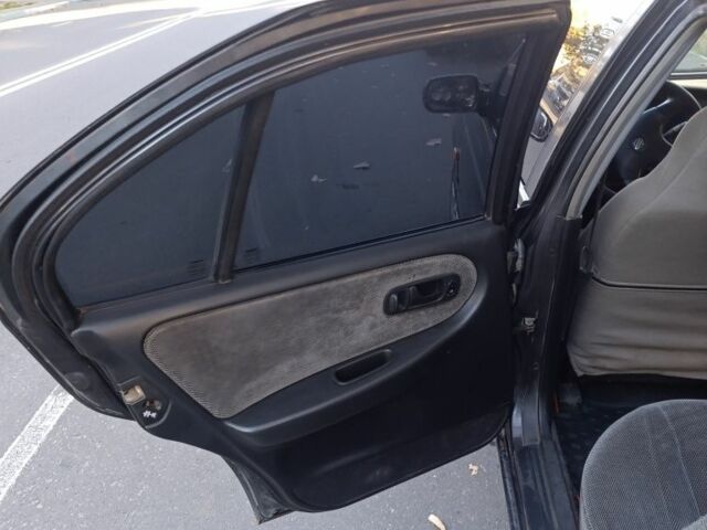 Серый Ниссан Примера, объемом двигателя 2 л и пробегом 1000 тыс. км за 1860 $, фото 10 на Automoto.ua