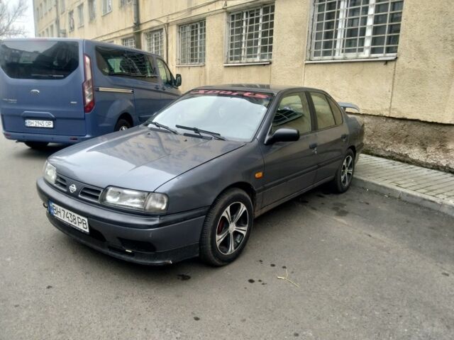 Серый Ниссан Примера, объемом двигателя 1.6 л и пробегом 274 тыс. км за 1900 $, фото 2 на Automoto.ua