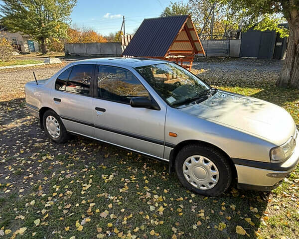 Серый Ниссан Примера, объемом двигателя 1.6 л и пробегом 280 тыс. км за 2200 $, фото 2 на Automoto.ua