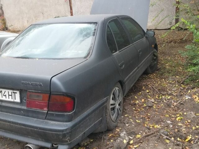 Сірий Ніссан Прімера, об'ємом двигуна 2 л та пробігом 300 тис. км за 1000 $, фото 1 на Automoto.ua