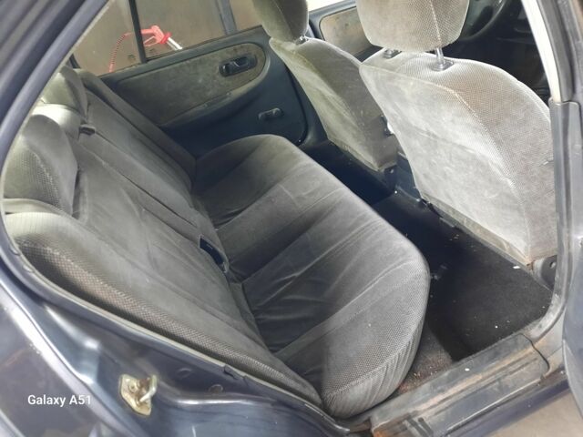 Серый Ниссан Примера, объемом двигателя 1.6 л и пробегом 280 тыс. км за 1000 $, фото 15 на Automoto.ua