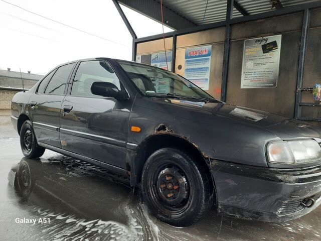 Серый Ниссан Примера, объемом двигателя 1.6 л и пробегом 280 тыс. км за 1000 $, фото 3 на Automoto.ua