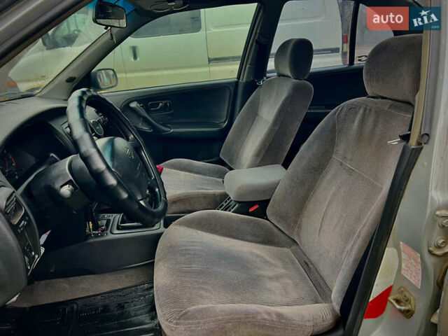 Серый Ниссан Примера, объемом двигателя 2 л и пробегом 289 тыс. км за 2100 $, фото 7 на Automoto.ua