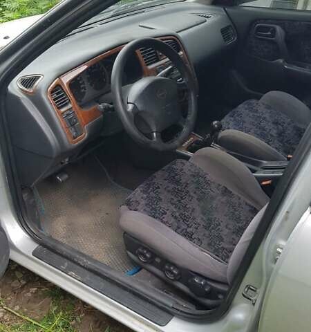 Серый Ниссан Примера, объемом двигателя 2 л и пробегом 350 тыс. км за 2400 $, фото 1 на Automoto.ua