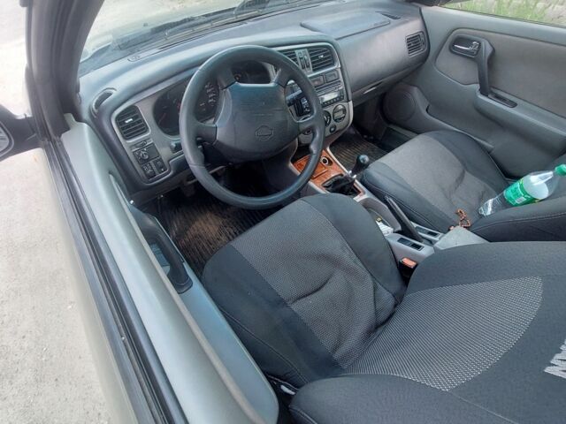 Серый Ниссан Примера, объемом двигателя 1.6 л и пробегом 400 тыс. км за 2000 $, фото 1 на Automoto.ua