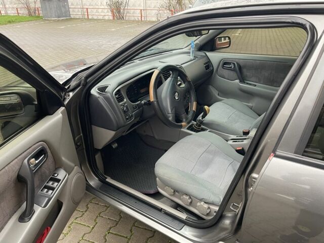 Серый Ниссан Примера, объемом двигателя 1.8 л и пробегом 500 тыс. км за 2499 $, фото 7 на Automoto.ua