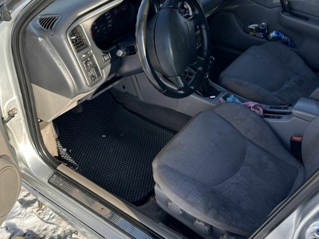 Серый Ниссан Примера, объемом двигателя 1.8 л и пробегом 450 тыс. км за 2100 $, фото 6 на Automoto.ua