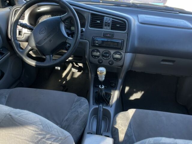 Серый Ниссан Примера, объемом двигателя 1.6 л и пробегом 3 тыс. км за 1400 $, фото 5 на Automoto.ua