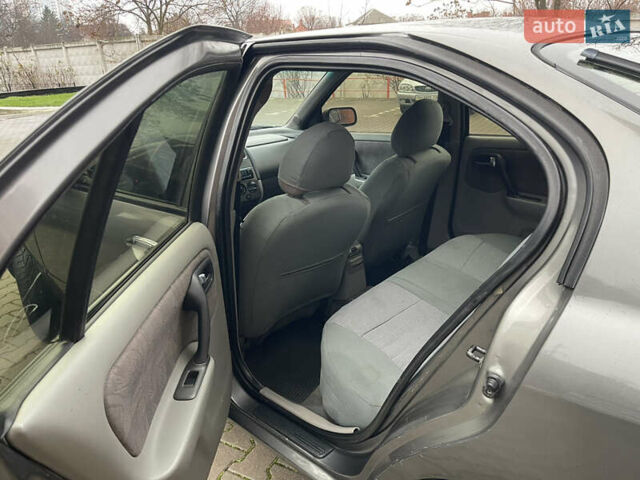 Серый Ниссан Примера, объемом двигателя 2 л и пробегом 500 тыс. км за 2499 $, фото 10 на Automoto.ua