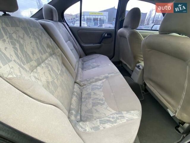 Сірий Ніссан Прімера, об'ємом двигуна 1.6 л та пробігом 308 тис. км за 3800 $, фото 21 на Automoto.ua