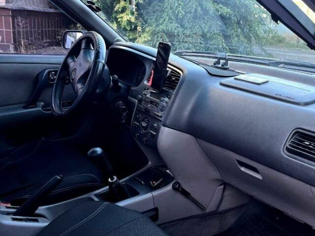 Сірий Ніссан Прімера, об'ємом двигуна 1.6 л та пробігом 267 тис. км за 3500 $, фото 5 на Automoto.ua